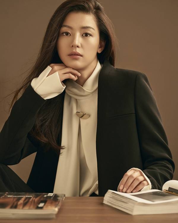 Jeon Ji-hyeon (전지현) - Picture