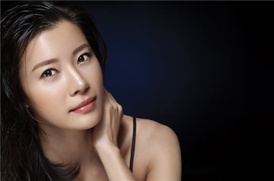 Yoo Sun becomes new face of Japanese cosm