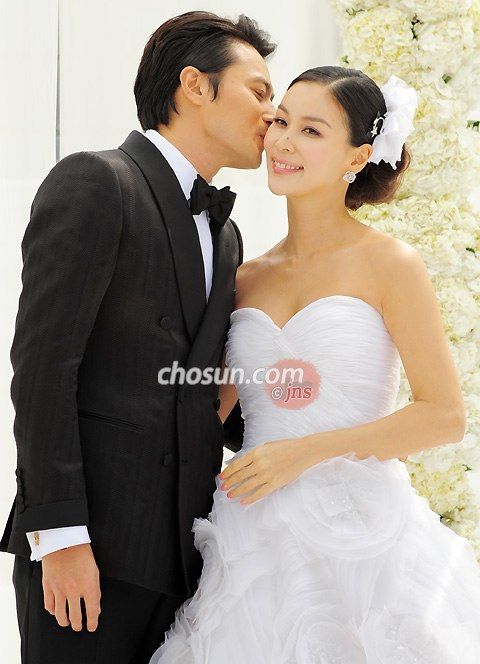 ... Dong-gun's wedding @ HanCinema :: The Korean Movie and Drama Database