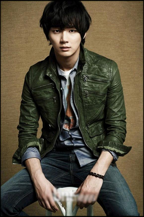 [Photos] Added more pictures for the Korean actor Yoon Si-yoon