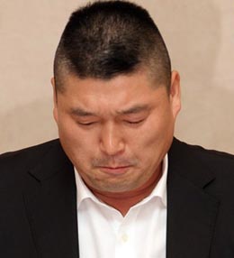kang ho-dong, a popular entertainer who is facing allegations of tax ...