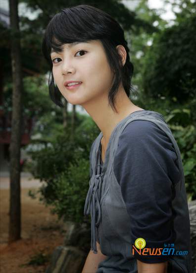 Yoon Seung Ah - Actress Wallpapers