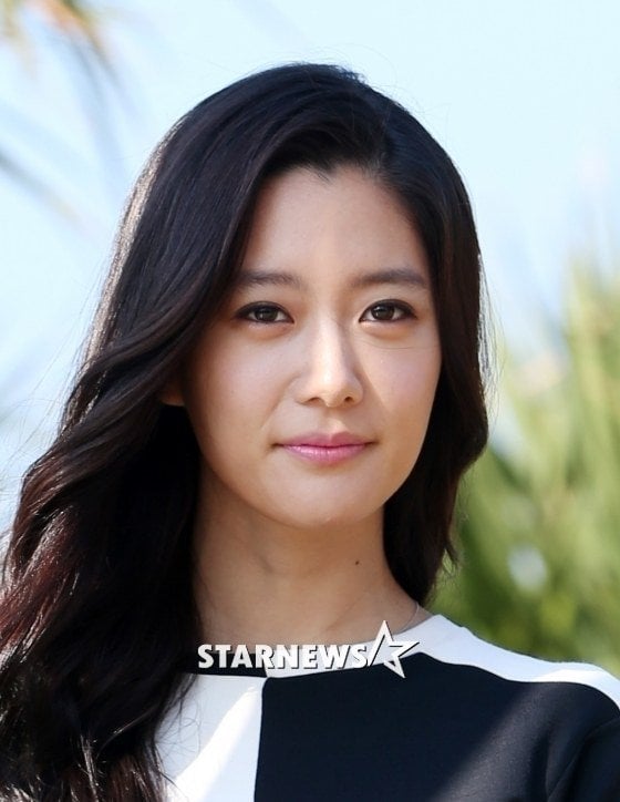 Actress Clara is free of the claim that she threatened chairman Lee Gyu-tae from Ilgwang Group. - photo613533