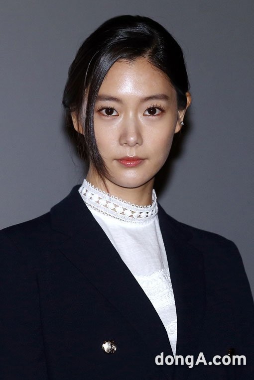 Actress Clara has counterattacked chairman Lee Gyu-tae. - photo613867