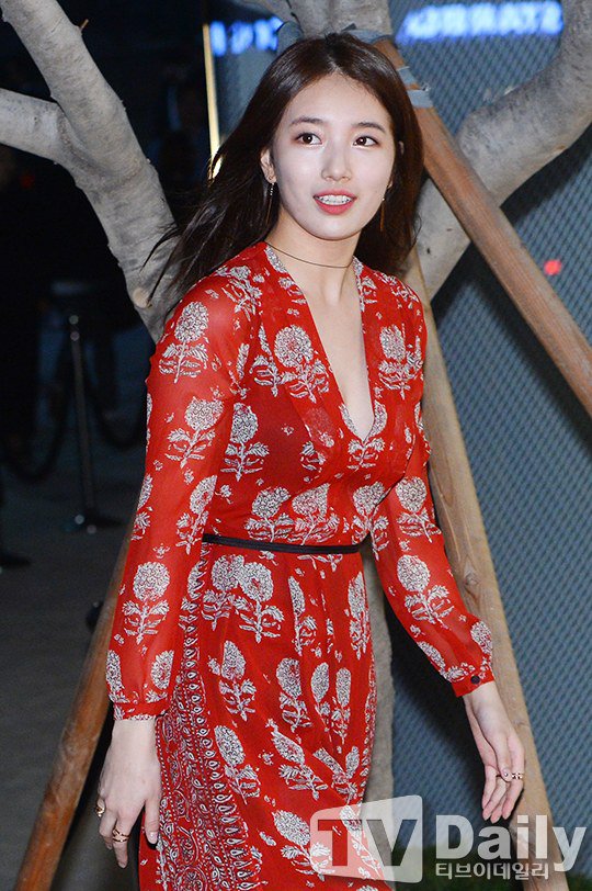 Suzy appeared at the flagship store event of Burberry in Seoul