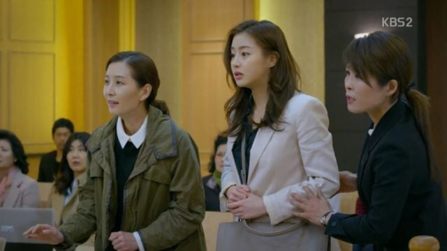 Mal-sook's deighter, Eun-jo and Ae-ra