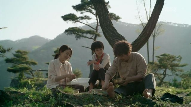 Moo-myeong's family
