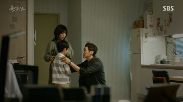 Han-sol, his mum and Seung-in