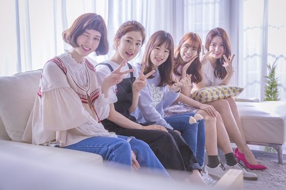 Ji-won, Eun-jae, Jin-myeong, Yae-eun and Yi-na