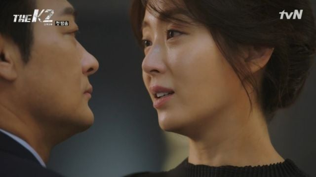 Se-joon being confronted by Yoo-jin