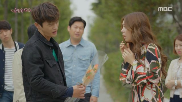 Ma-ri's first proper meeting with an amnesiac Ji-seong