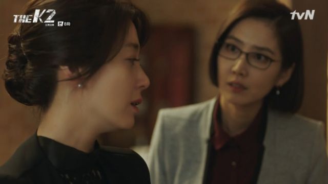 Chief Kim warning Yoo-jin about Je-ha's lies