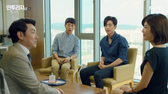 Eun-gap, Ho-jin and Yeong-bin meeting with Idea's CEO