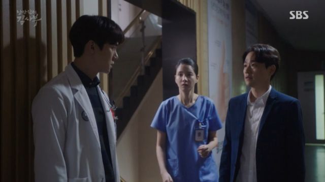 Dong-joo discovers Dr. Moon has been cheating on Seo-jeong
