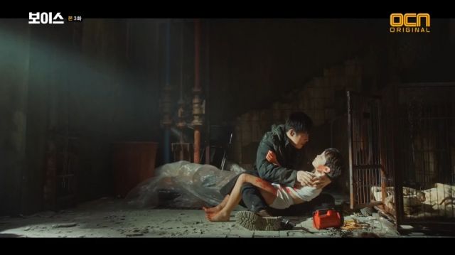 Jin-hyeok saving a victim