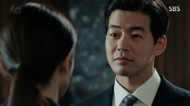 Dong-joon showing Yeong-joo that he gladly accepts his punishment