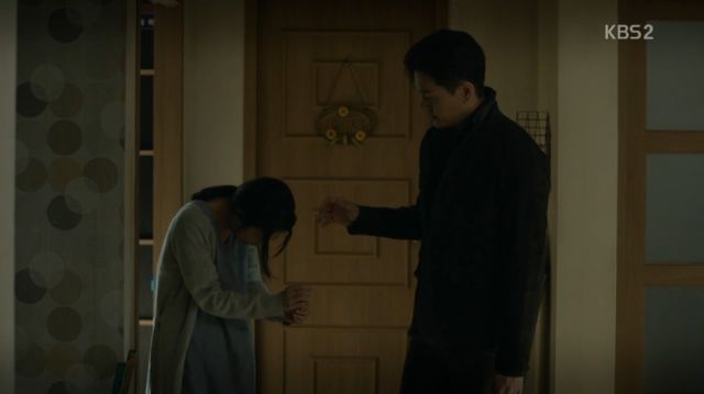 Kang-woo refusing to help Eun-joo