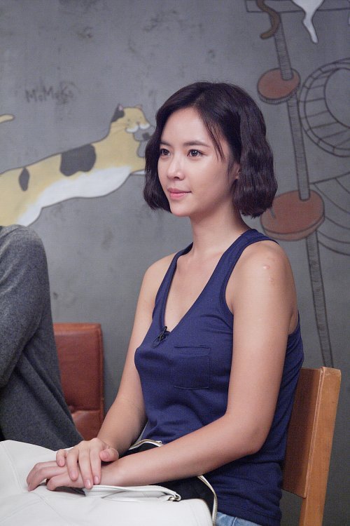 Hwang Jung Eum My First Lead Anxious Cast For Can You Hear My Heart Hancinema The Korean Movie And Drama Database
