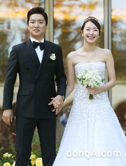 Photos In Gyo Jin And So Yi Hyun From Friends To Getting Married Hancinema