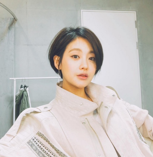 Oh Yeon Seo S Fascinating Short Hairstyle Hancinema The