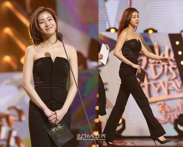 Kang So-ra shows off flawless body at Golden Disk Awards @ HanCinema