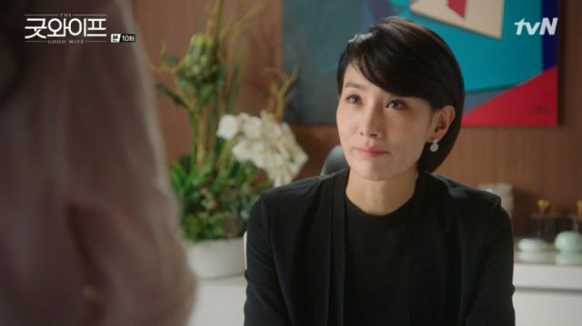 Myeong-hee reassuring Hye-kyeong