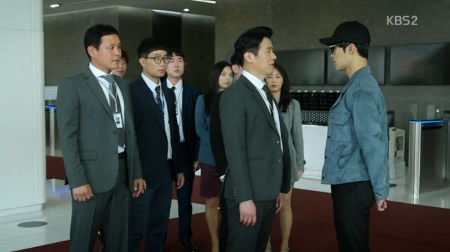 Min-joon making a highly risky move