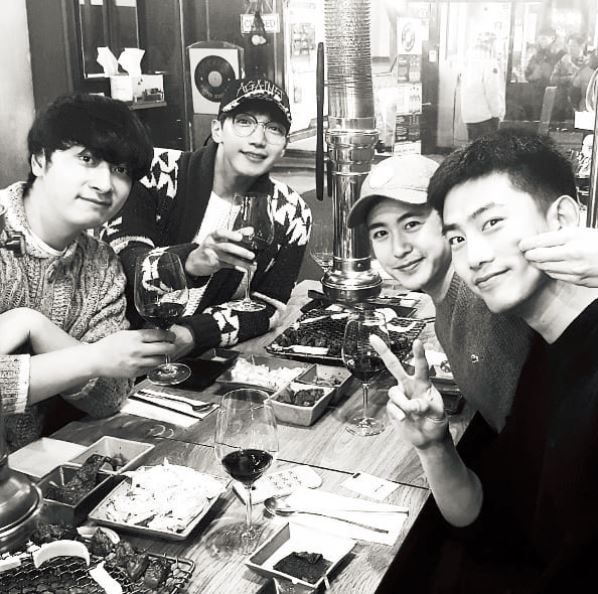 [Lily's Take] 2PM Unites to Celebrate Ok Taecyeon's First Vacation ...