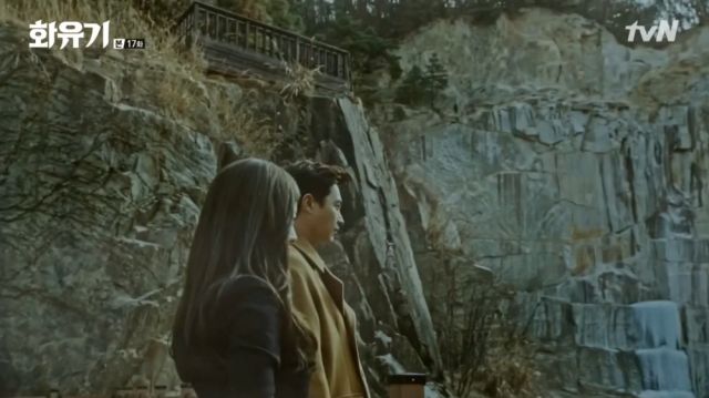 Dae-seong and Ah Sa-nyeo at the dragon's lair