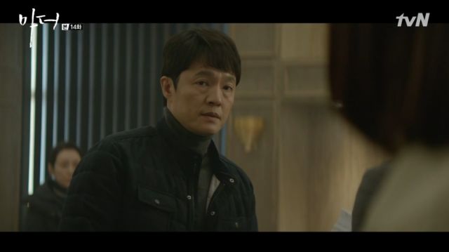 Chang-geun relaying Hye-na's message to Soo-jin
