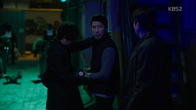 Jae-min calculating stabbings with Seung-hwa