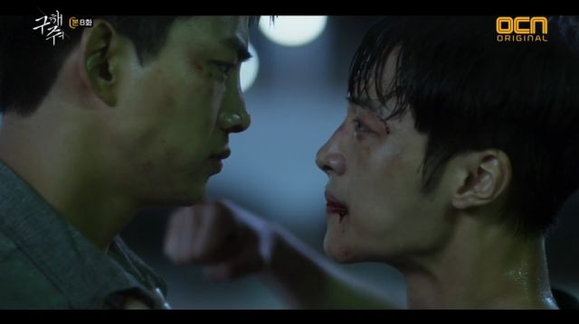 Sang-hwan and Dong-cheol reconciling